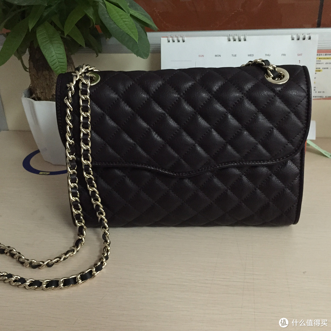 烧包网入手 Rebecca Minkoff 女款经典挎包，樱桃黑好经典