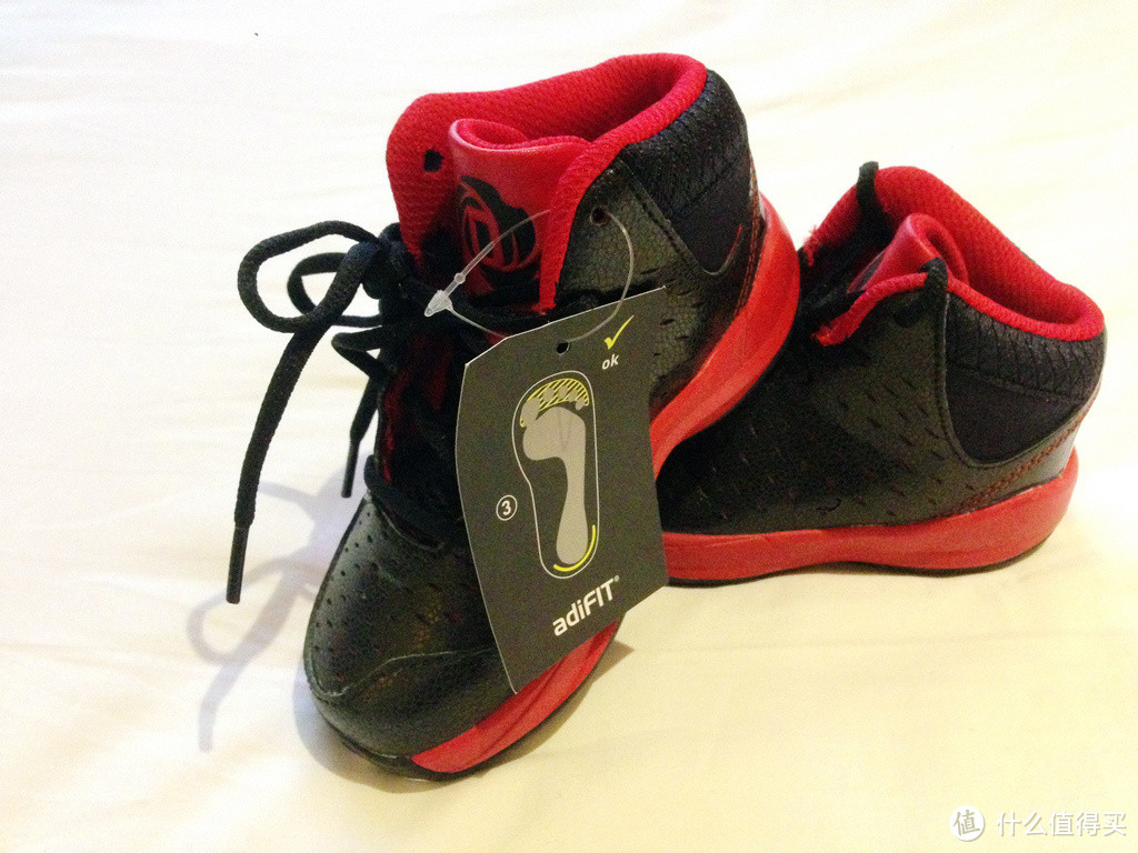 玫瑰归来兮：实体店入手 adidas 阿迪达斯 Rose 3.0 Kids 儿童运动鞋