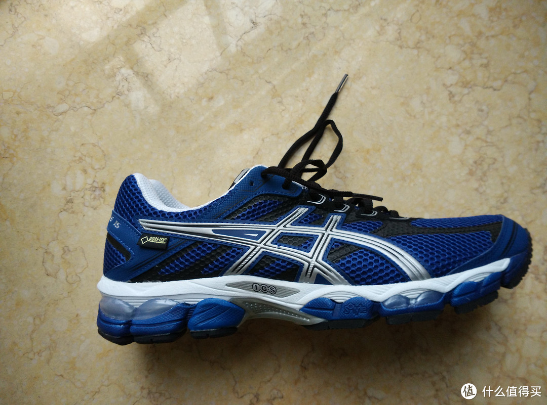 防水是关键：Asics 亚瑟士 GEL-CUMULUS 15 G-TX T3C4N 跑鞋