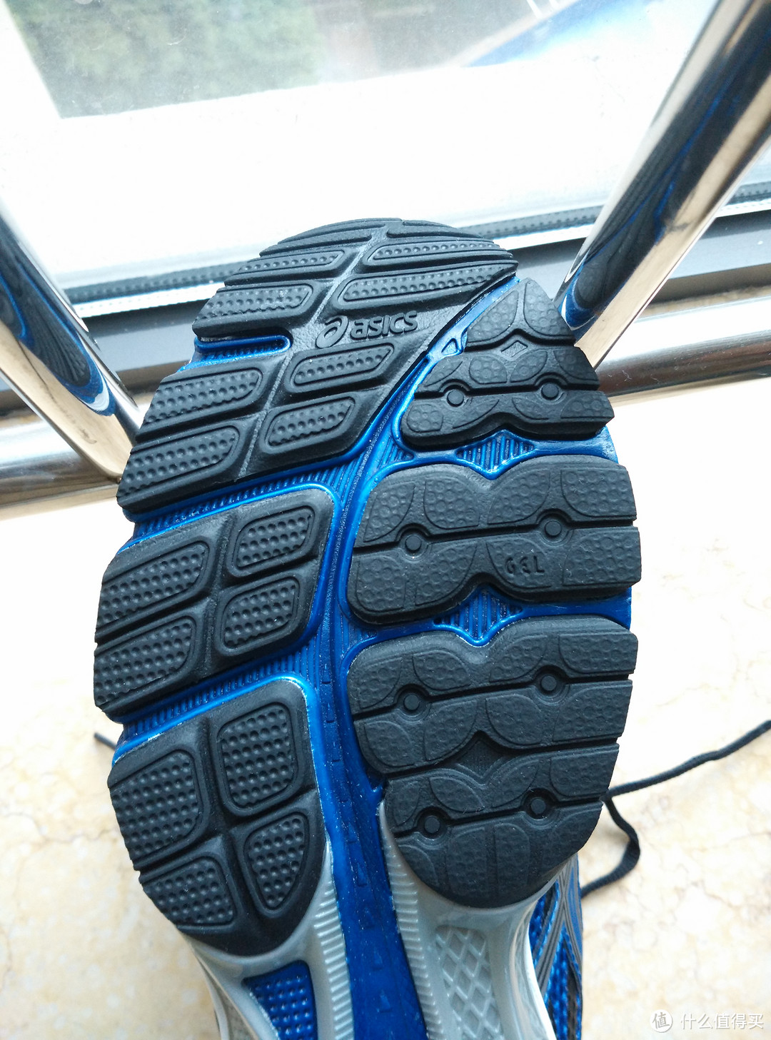 防水是关键：Asics 亚瑟士 GEL-CUMULUS 15 G-TX T3C4N 跑鞋