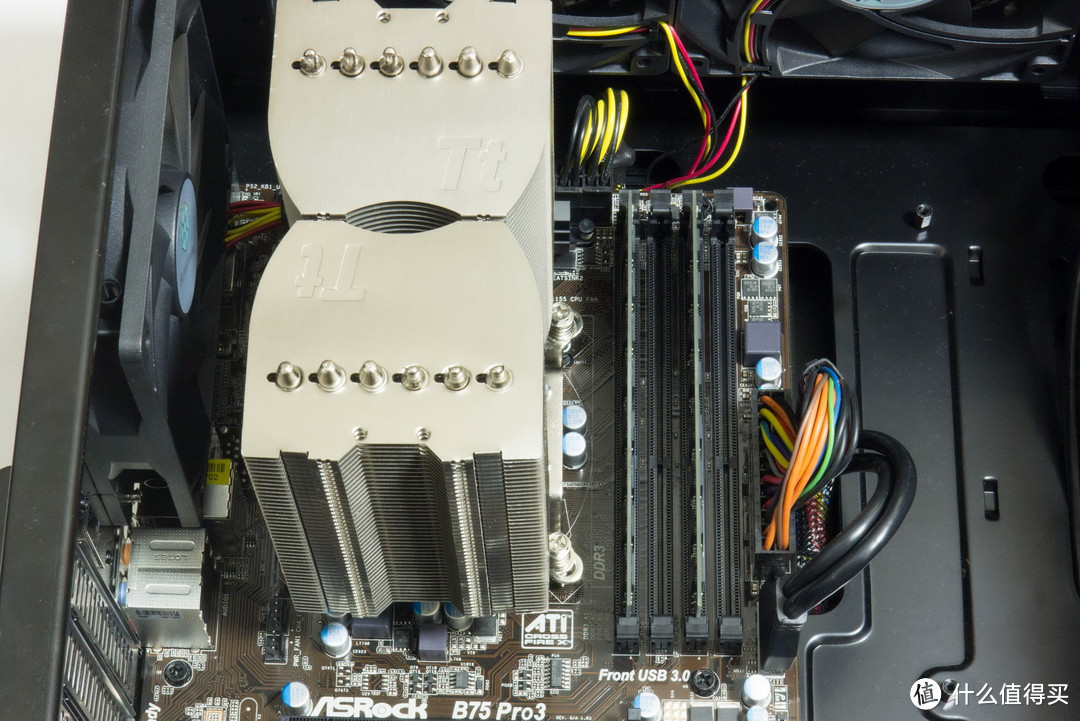 硬盘囤积症患者的硬盘柜主机：华擎 B75 PRO3主板 + 来路不明的TT  frio OCK散热主体 开箱&解析
