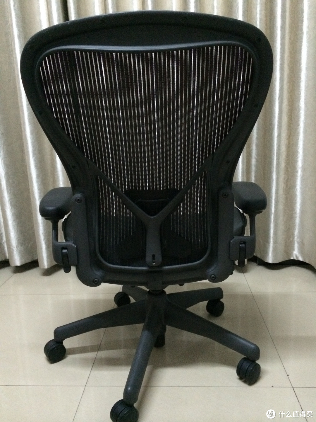 Herman Miller Aeron 座椅 — 为了健康和取悦自己