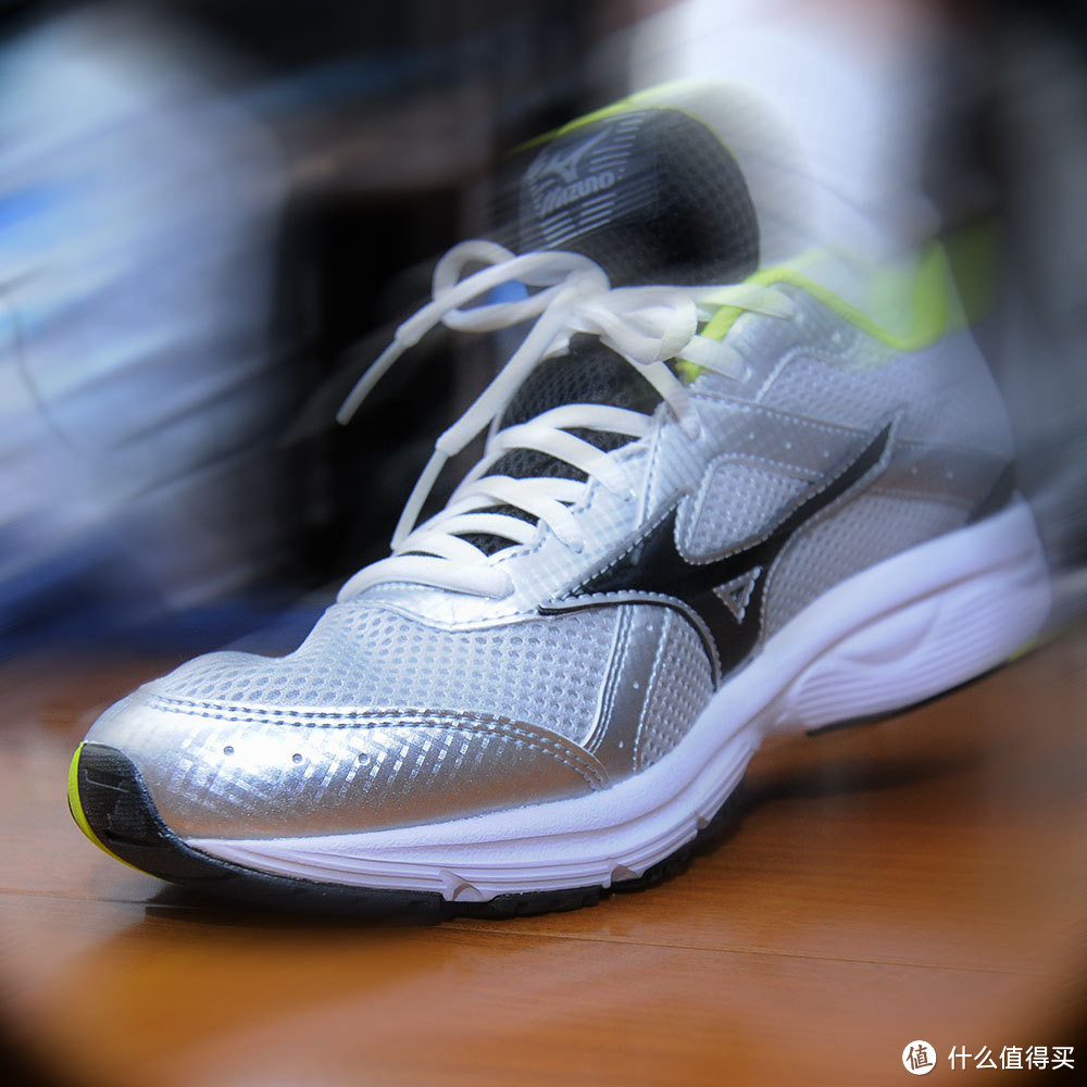 入门级选择：Mizuno 美津浓 Crusader 8 男款 入门级跑步鞋