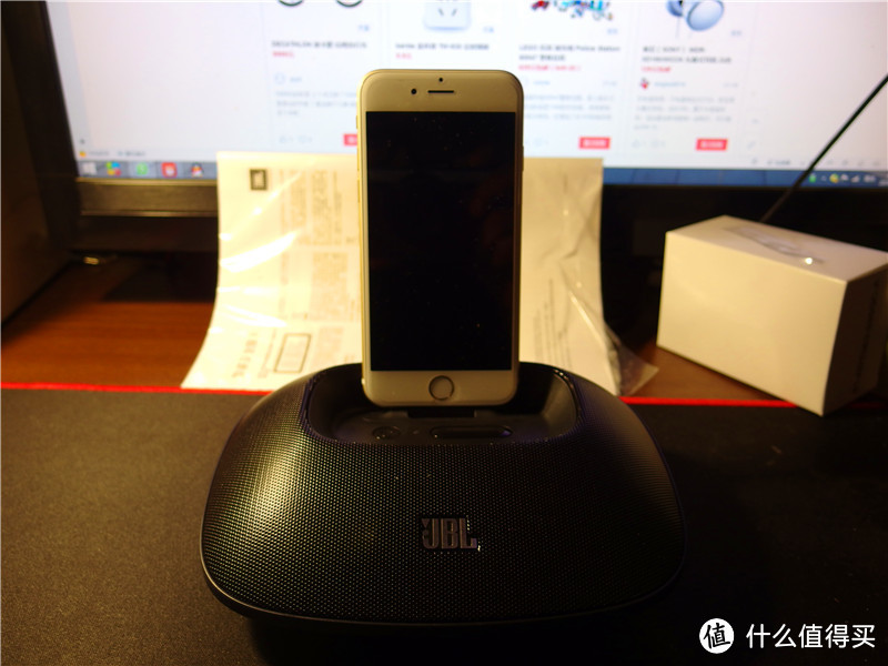 JBL OnBeat Micro iPhone5  便携式充电音乐底座音箱 