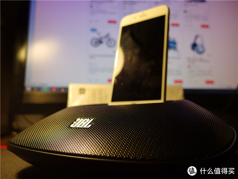 JBL OnBeat Micro iPhone5  便携式充电音乐底座音箱 