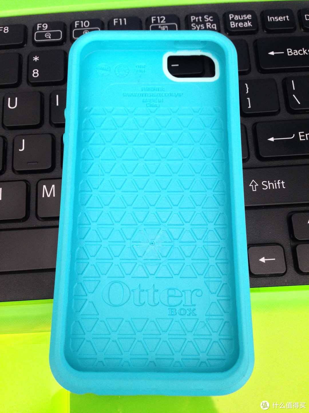 双十一剁手成果：Otterbox Symmetry Series 炫彩几何系列 iPhone5 手机壳