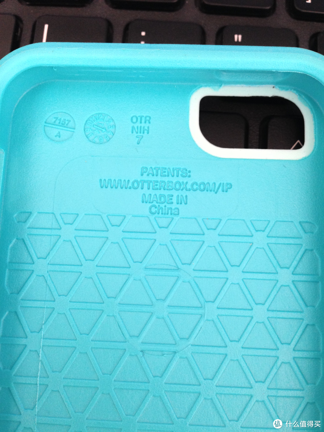 双十一剁手成果：Otterbox Symmetry Series 炫彩几何系列 iPhone5 手机壳