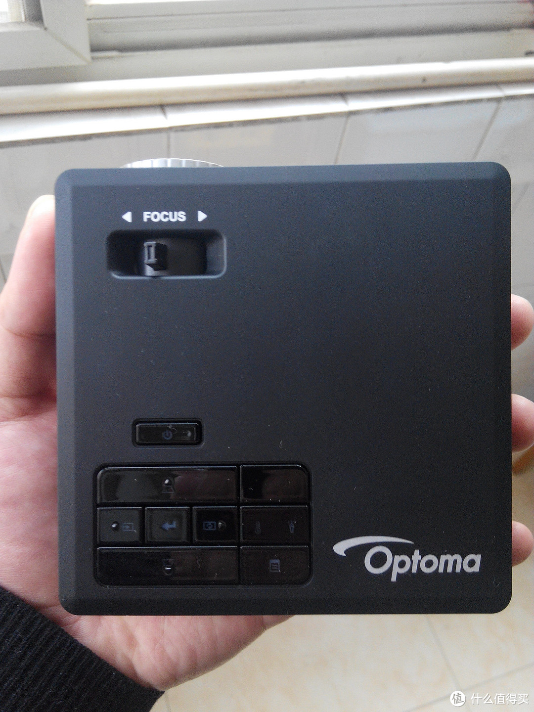 提升生活幸福感：Optoma 奥图码 ML750 微型高亮 投影机