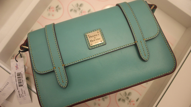 是天鹅还是鸭子?dooney & bourke 女款邮差包,钱包