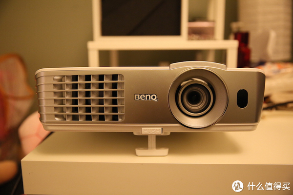 BenQ 明基 W1070+ 投影机（3D、1080P、短焦、6倍速）
