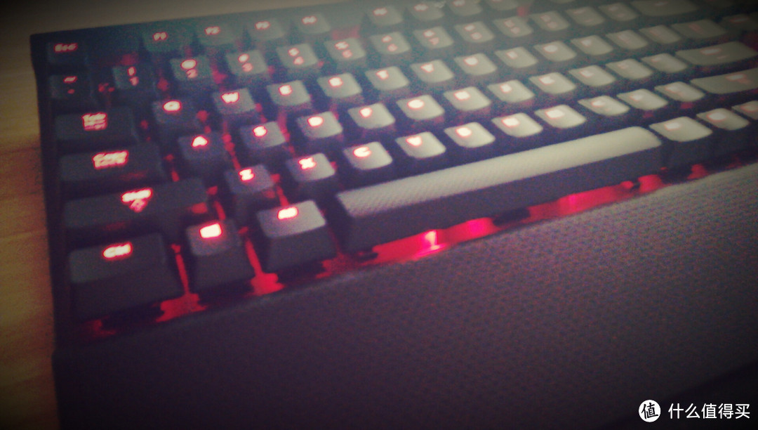 退烧！退烧！CORSAIR 海盗船 Vengeance系列 K70 机械游戏键盘 黑色（红轴）