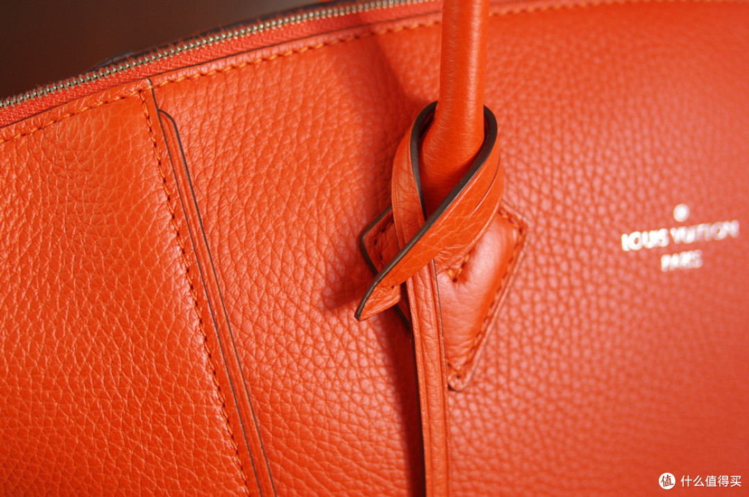 给媳妇儿的生日礼物:LOUIS VUITTON 路易威登 LOCKIT 手袋