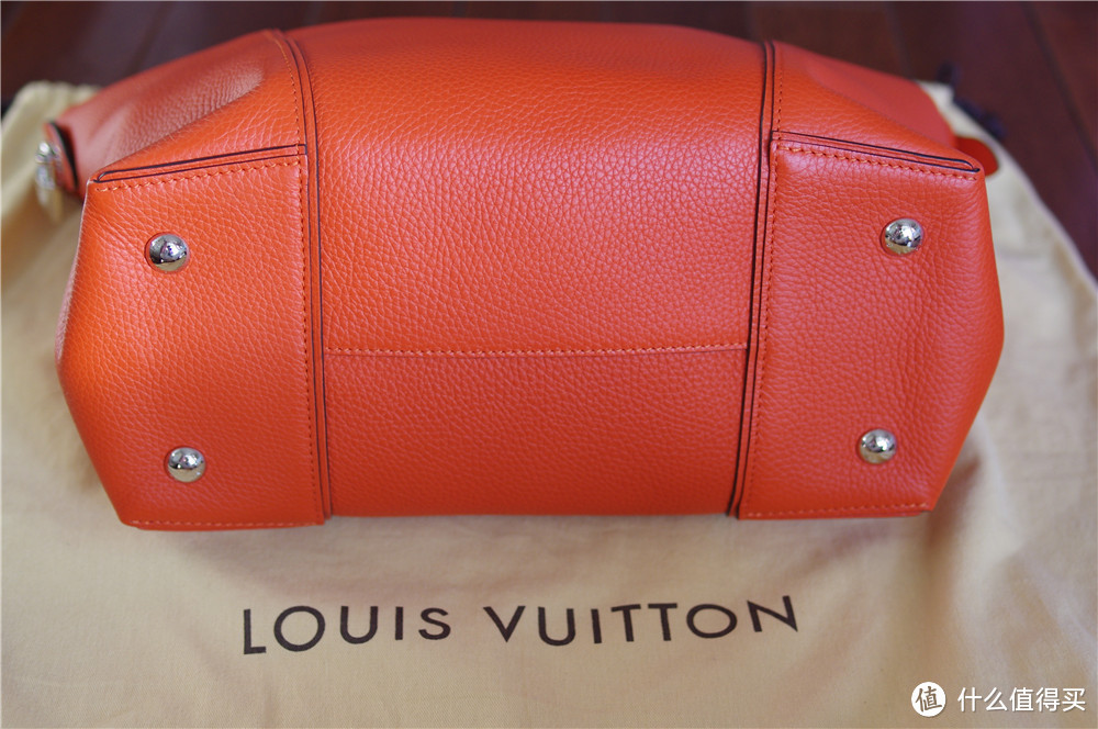 给媳妇儿的生日礼物:LOUIS VUITTON 路易威登 LOCKIT 手袋