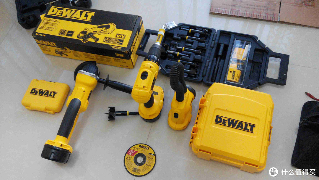 DEWALT 得伟 DC411B 无绳角磨机