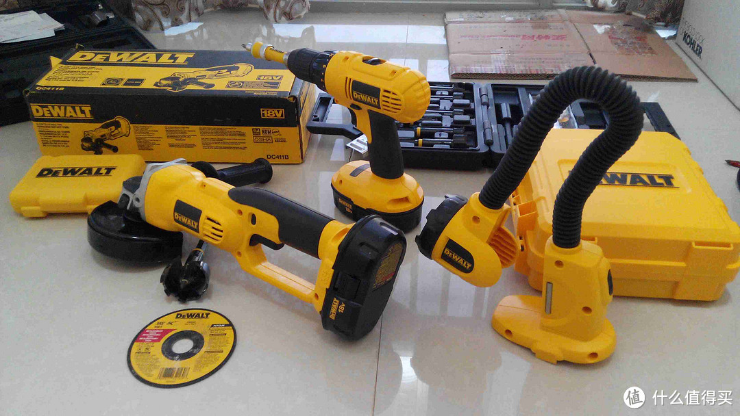 DEWALT 得伟 DC411B 无绳角磨机