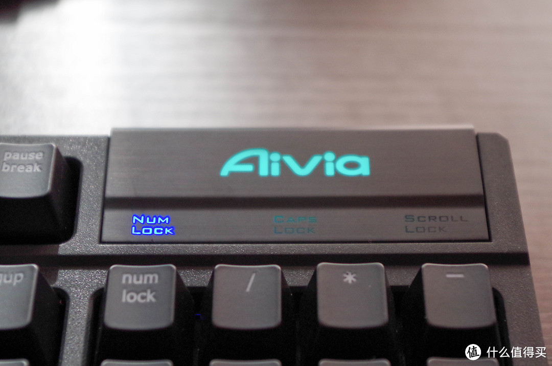 GIGABYTE 技嘉 Aivia Osmium  红轴 机械键盘