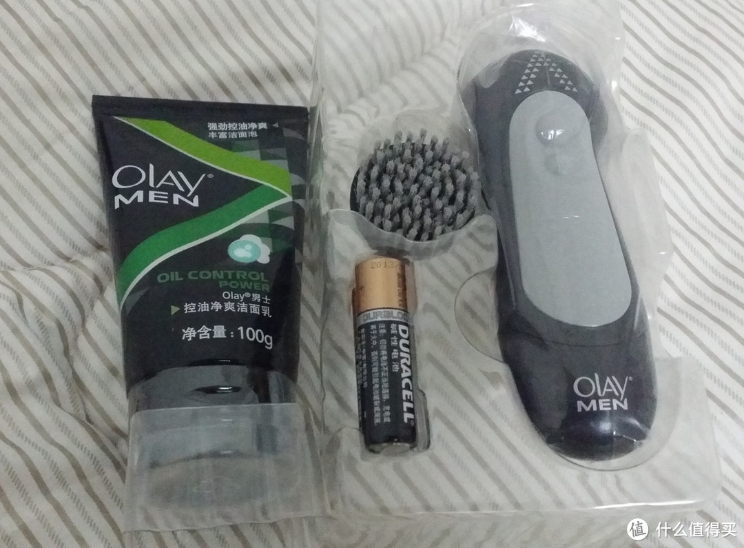 其实就是个电动刷子：OLAY 玉兰油 男士净爽毛孔洁面仪