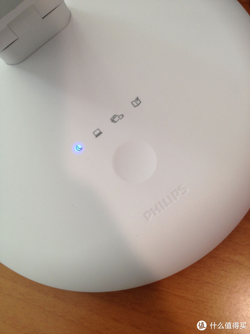 从此，桌面有了光：PHILIPS 飞利浦 led护眼灯 酷恒调光触摸灯