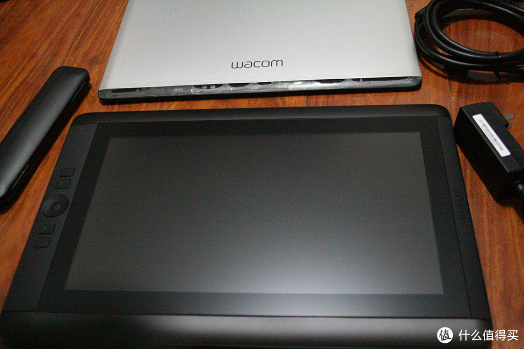 入手 wacom 和冠 新帝 手绘板 13HD 数位板 顺便晒下绘画各种用具