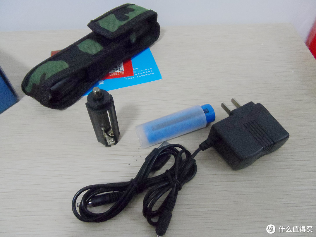 晒晒前段时间买的 IFire 强光手电筒（USB充电、救生锤、兼容18650与7号电池）