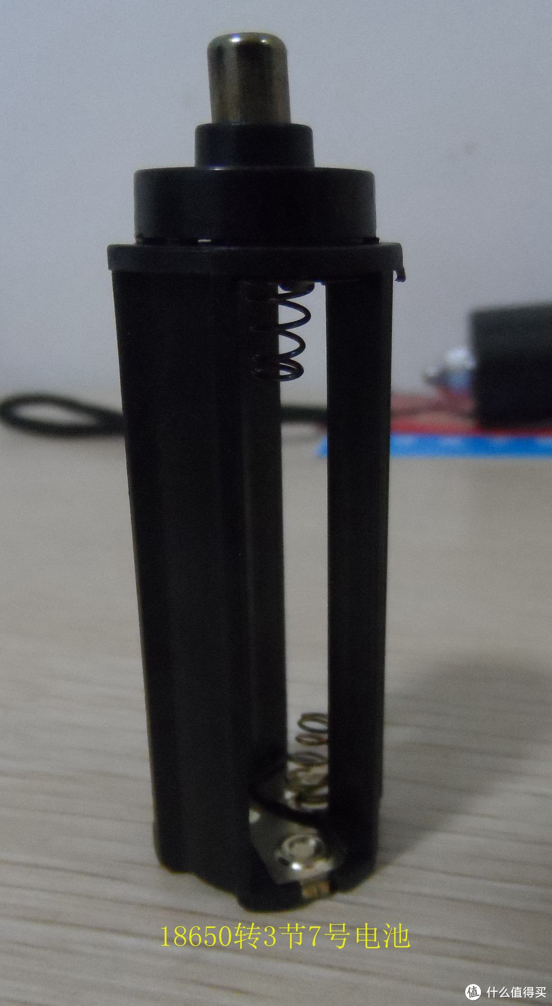晒晒前段时间买的 IFire 强光手电筒（USB充电、救生锤、兼容18650与7号电池）