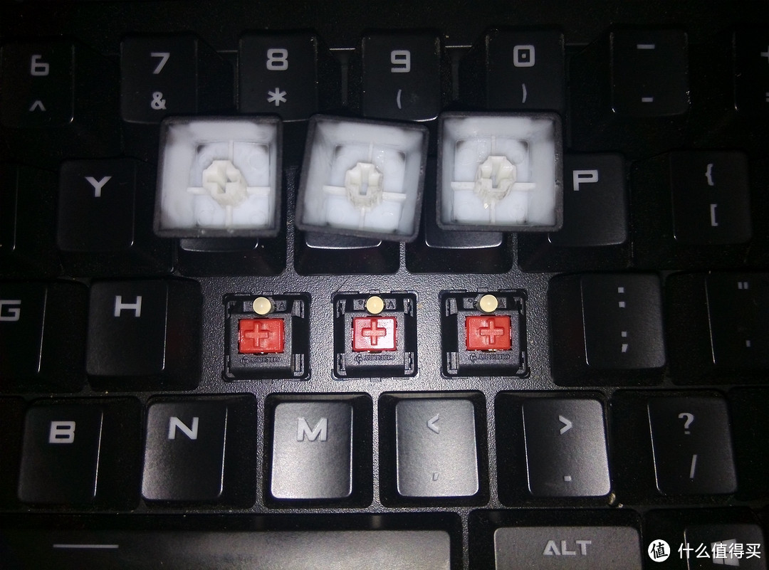 小白的第一把机械键盘：CoolerMaster 酷冷至尊 烈焰枪 旗舰版 红轴 游戏机械键盘 黑色版