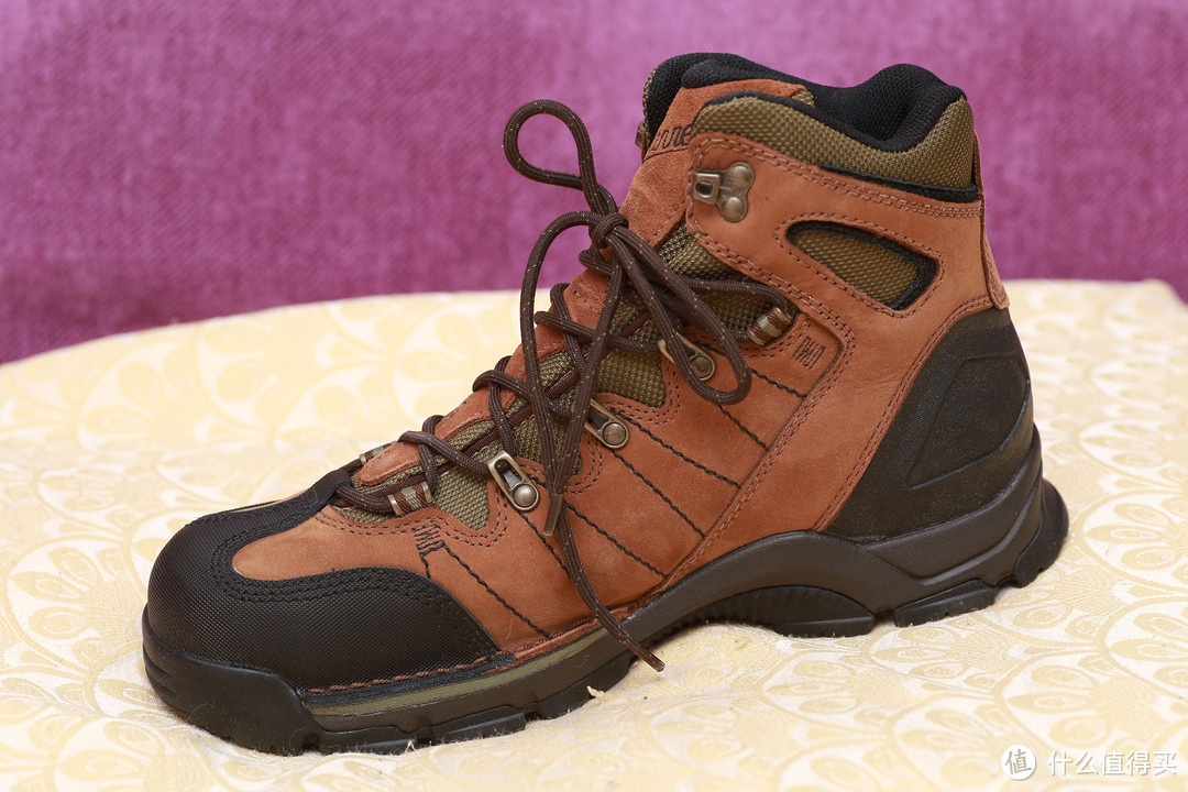 Danner 丹纳 Fowler 5.5 GTX  男款徒步靴 & Danner 丹纳 Mt Defiance  男款徒步靴 & New Balance W993 跑鞋