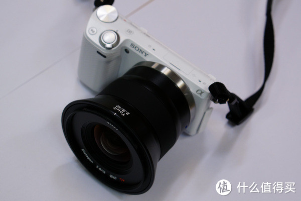 及目之远：Zeiss 蔡司 Touit 2.8/12 镜头 伪开箱