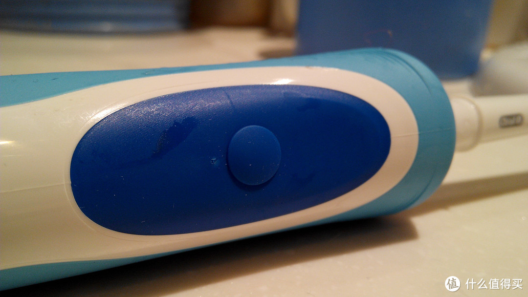 好用又实惠的电动牙刷：Oral-B 欧乐B Vitality 清亮型 电动牙刷 D12013