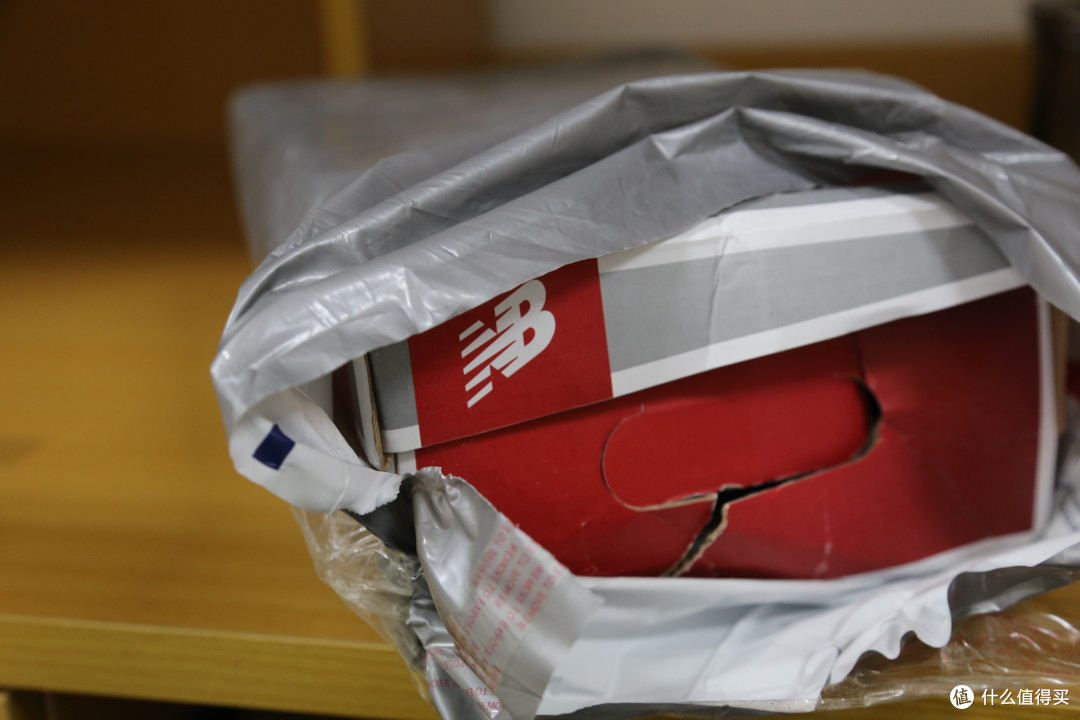 我与NB的不解之缘:new balance 新百伦 M3190 男款轻量跑鞋 开箱 — 以及几个小故事