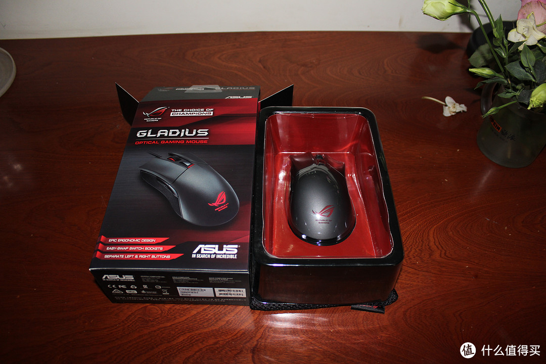 坚如磐石，动如脱兔——记我心中的ASUS 华硕 ROG Gladius 电竞鼠标