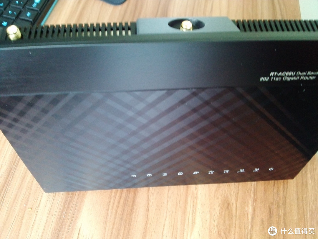 换上壕 Asus 华硕 RT-AC68U 1900M 双频无线路由器，网部管理很强大