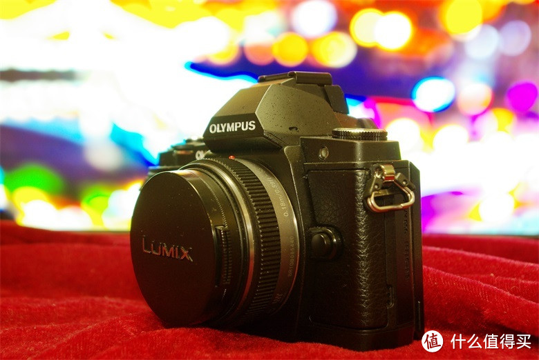 懒病又犯了：OLYMPUS 奥林巴斯 OM-D E-M5 精英黑