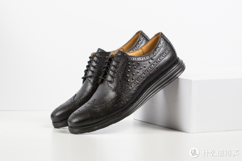 宫廷设计奢华材质：COLE HAAN 推出 Lunargrand Long Wingtip Ostrich 鸵鸟皮版本