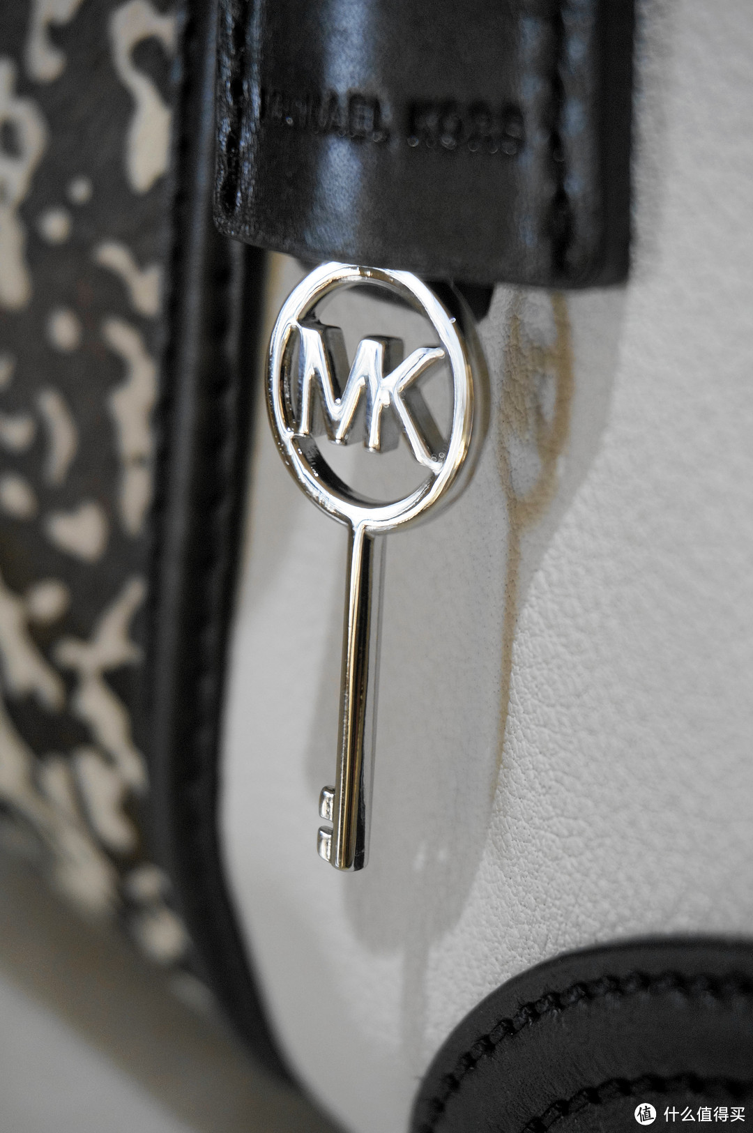 庄重的大小奶牛：Michael Kors MK Hamilton Convertible Stripe 30S2GHMT3L 女款手提包