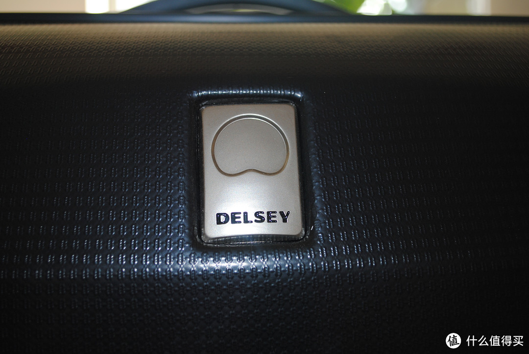 双十一207元入手  Delsey 法国大使 24寸 万向轮拉杆箱黑色和瑞士威戈Wenger涤纶旅行包