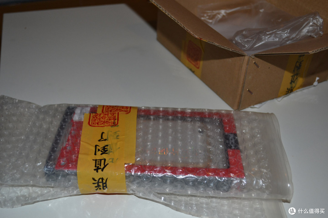 创意十足,但用起来心有余力不足ROCK IPHONE6智能名片保护壳