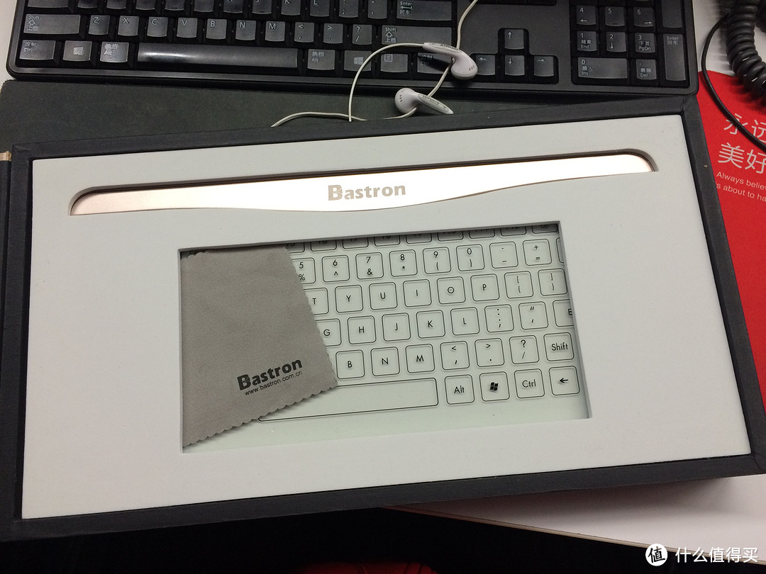 看上去很美：未来科技—Bastron 透明玻璃键盘
