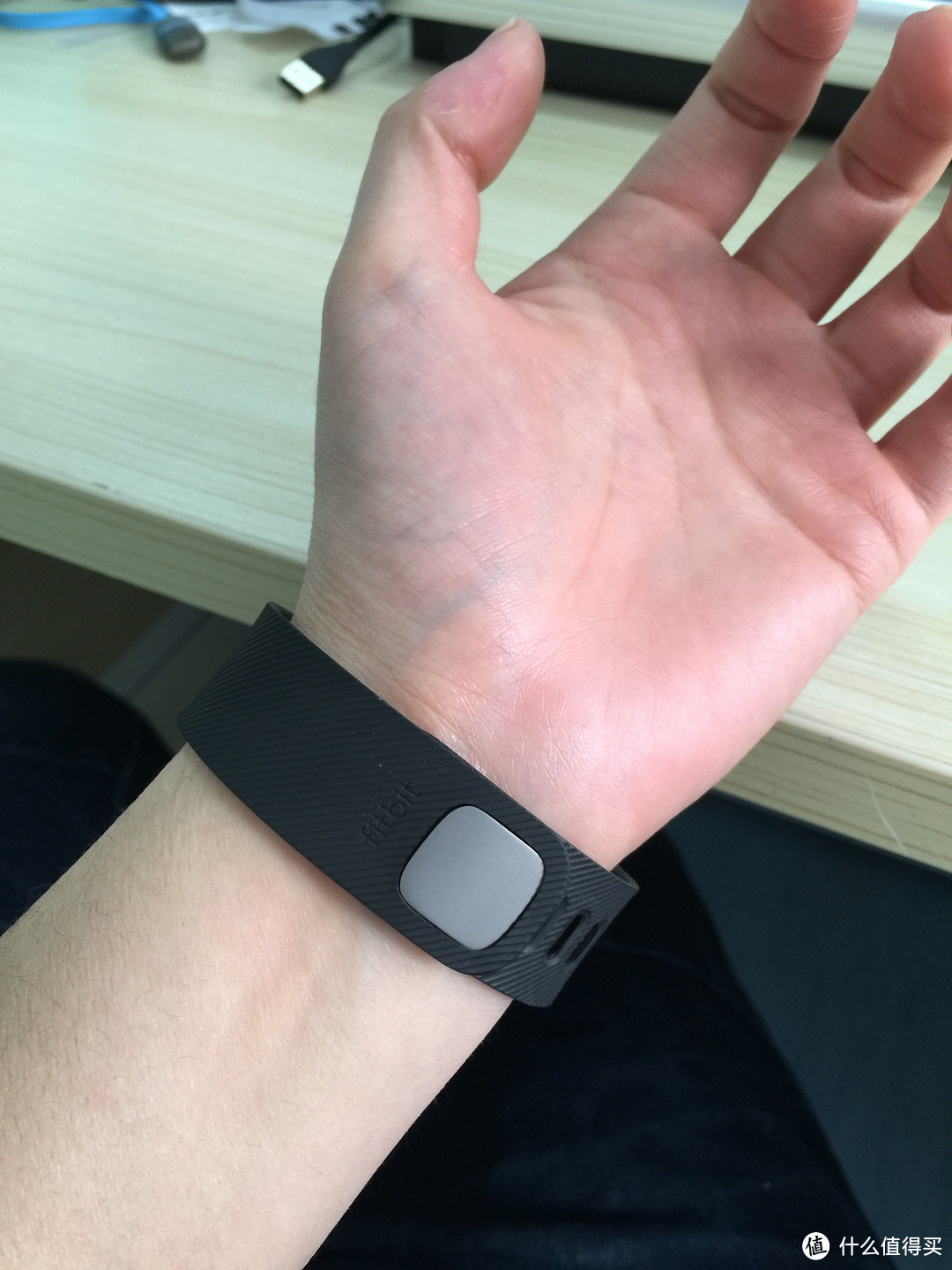 黑五美亚入手：Fitbit charge 智能手环 黑色S码 开箱体验