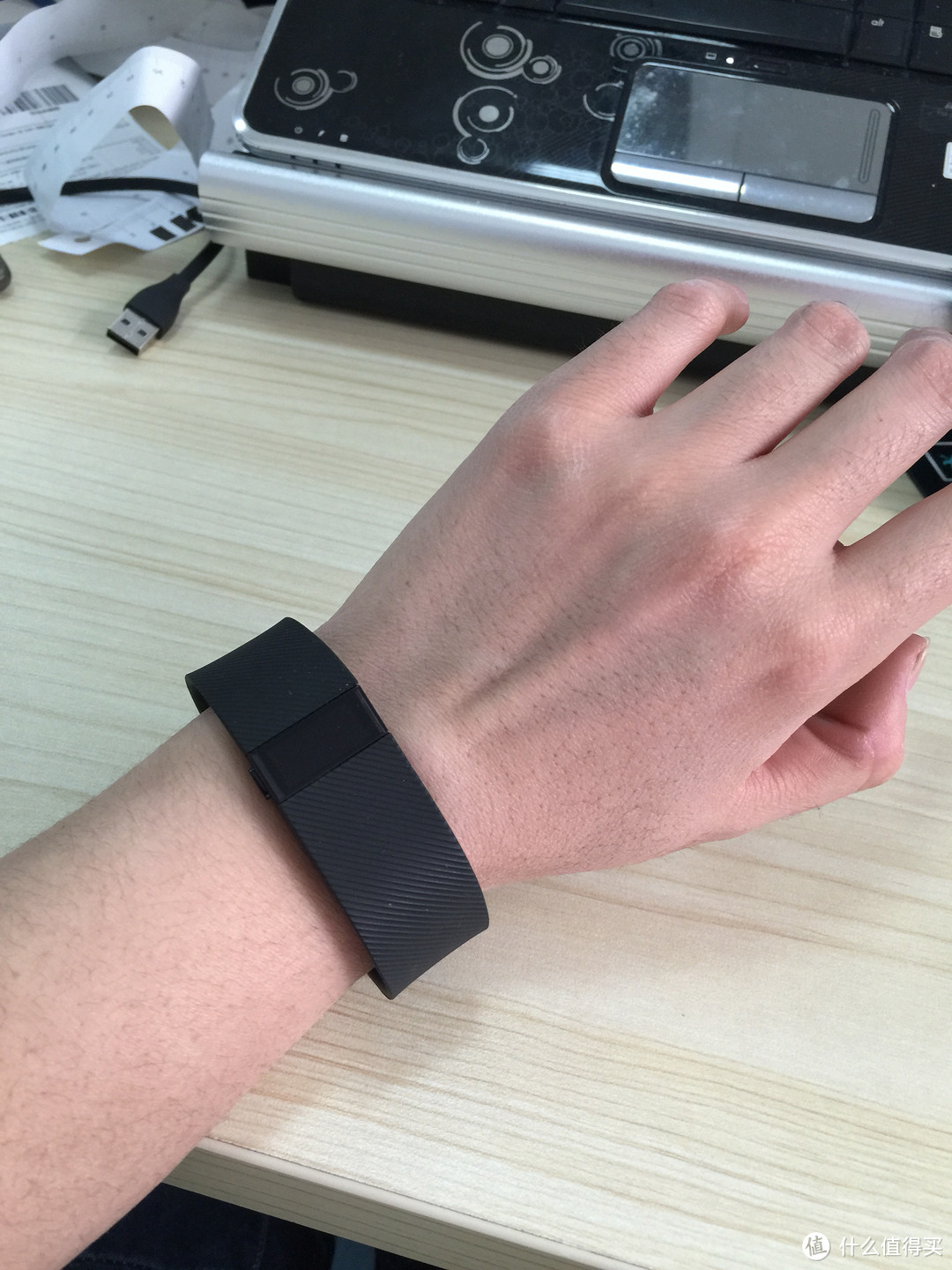 黑五美亚入手：Fitbit charge 智能手环 黑色S码 开箱体验