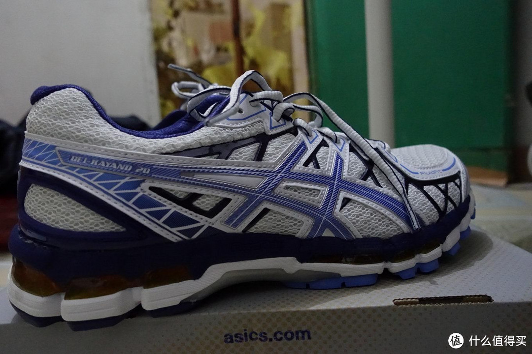美亚第三方购入4E加宽 ASICS 亚瑟士 GEL-Kayano 20 男款跑步鞋