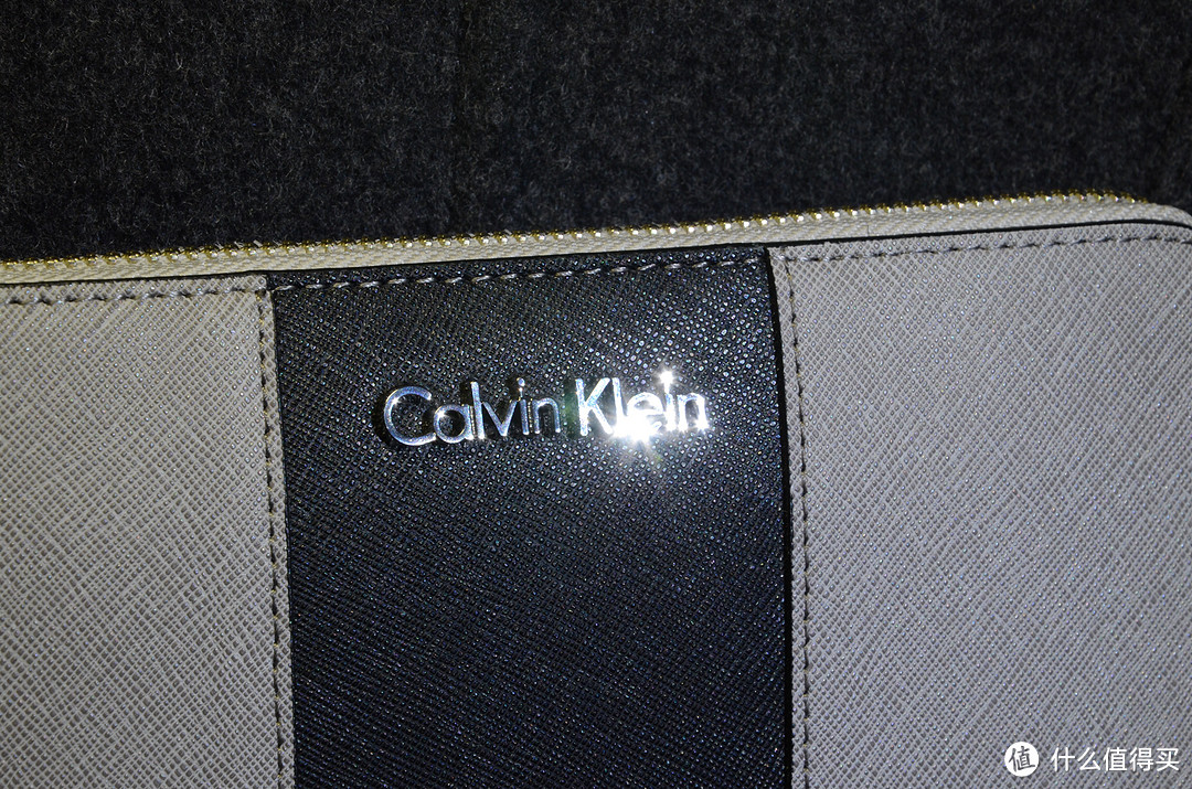 首试美亚直邮：Calvin Klein Saffiano Leather Zip Wallet 女款长款钱包