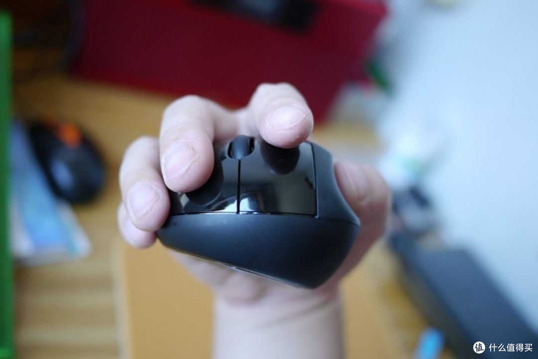 来尝尝微软的小馒头:Microsoft Sculpt Ergonomic 鼠标