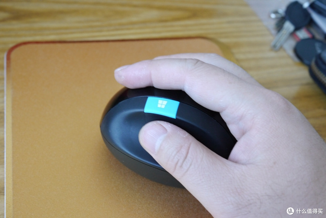 来尝尝微软的小馒头:Microsoft Sculpt Ergonomic 鼠标