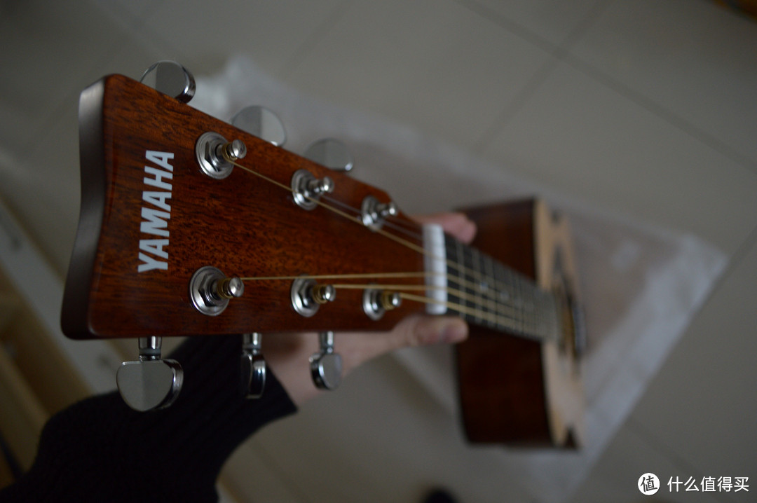 yamaha雅马哈入门新款吉他f600dw伪开箱作业