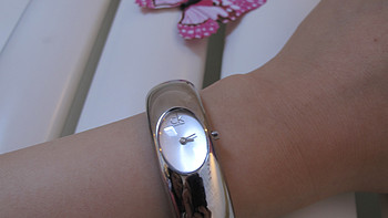 腕上的优雅：Calvin Klein EXquisitie K1Y22120 女款时装腕表