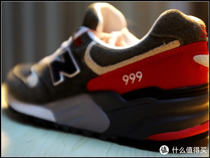 小台灯模式下的Fujifilm：New Balance 新百伦 999 Elite Edition慢跑鞋开箱