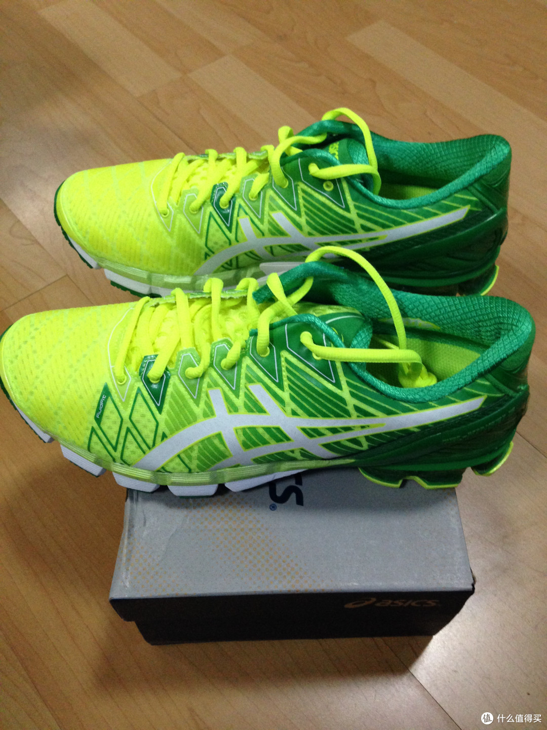 体验最*级?ASICS 亚瑟士 Gel Kinsei 5 金星系列 *级旗舰男款跑鞋