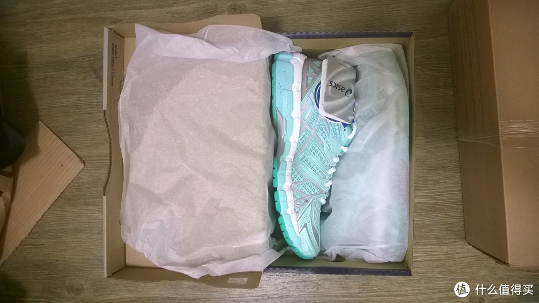 清新薄荷绿：ASICS GEL-Kayano 20 女款跑鞋，小媳妇友情出镜