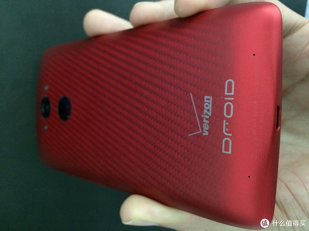 金属玻璃纤维骚红版 Motorola 摩托罗拉 Droid Turbo 开箱体验